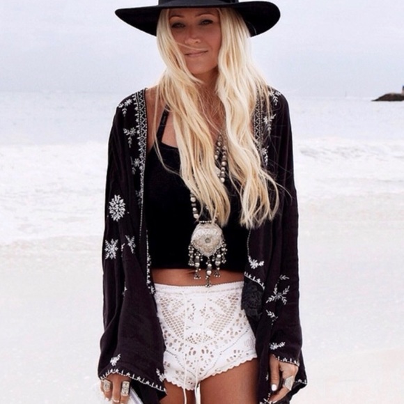 Spell White Lace Women Shorts - Picture 2 of 9